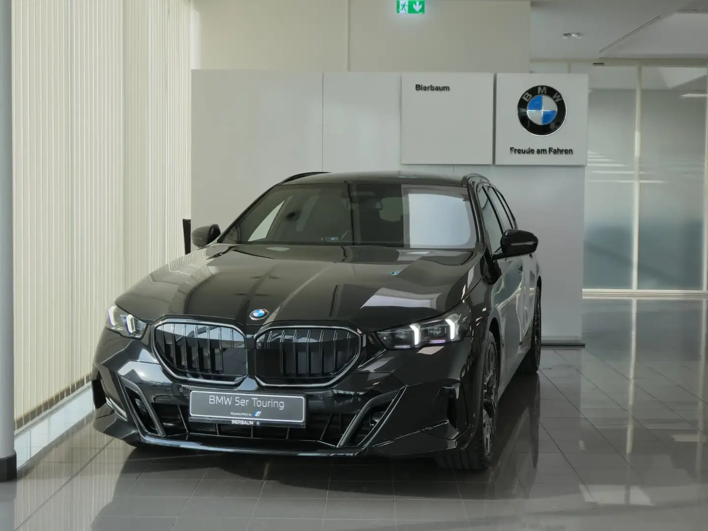 BMW 540 d MHEV xDrive Schwarz - 2