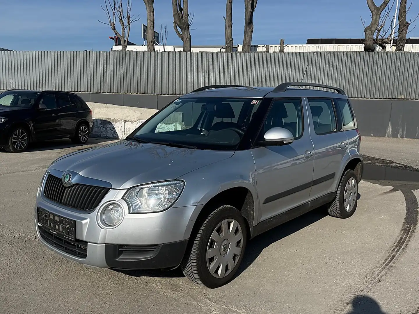 Skoda Yeti Active 1,2 TSI | KEIN PICKERL | FAHRBEREIT | Grau - 1