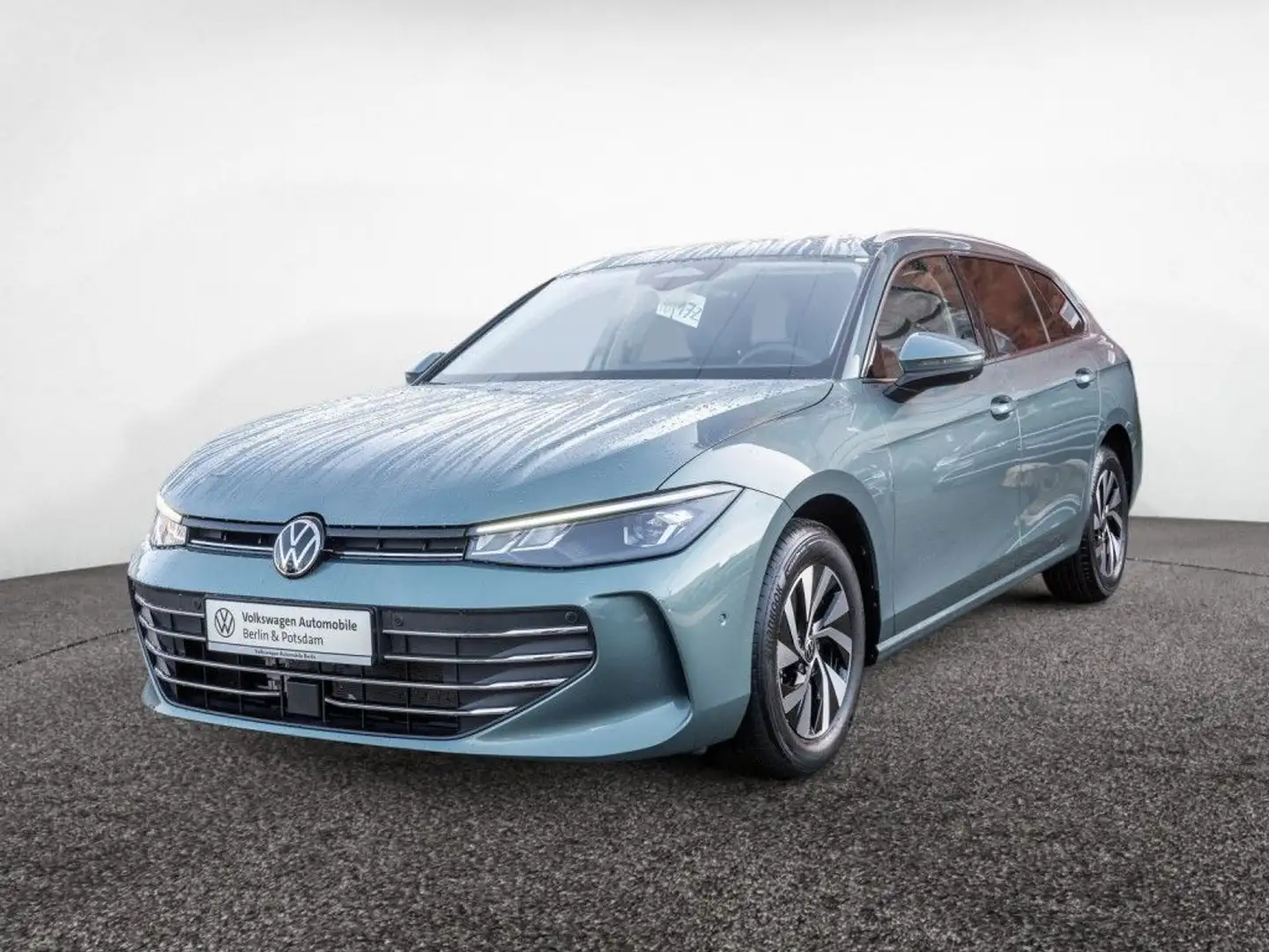 Volkswagen Passat Variant 1.5 eTSI DSG Leder/Alcan P-Dach L Grün - 2