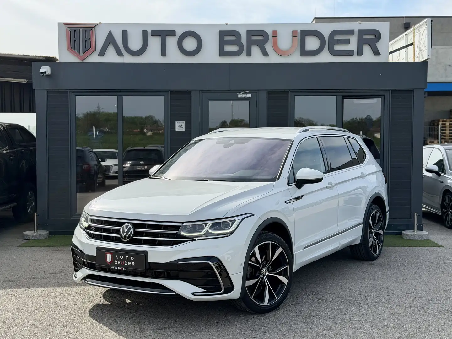 Volkswagen Tiguan Allspace 2,0 TDI SCR DSG 4Motion Allspace R-Line Weiß - 1