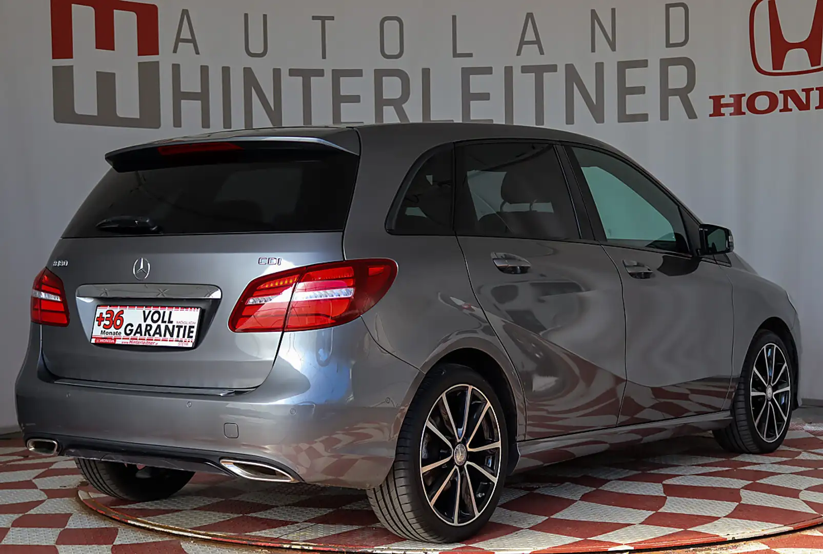 Mercedes-Benz B 180 CDI BlueEFFICIENCY Edition / PANO / LED / NIGHT... Grau - 2