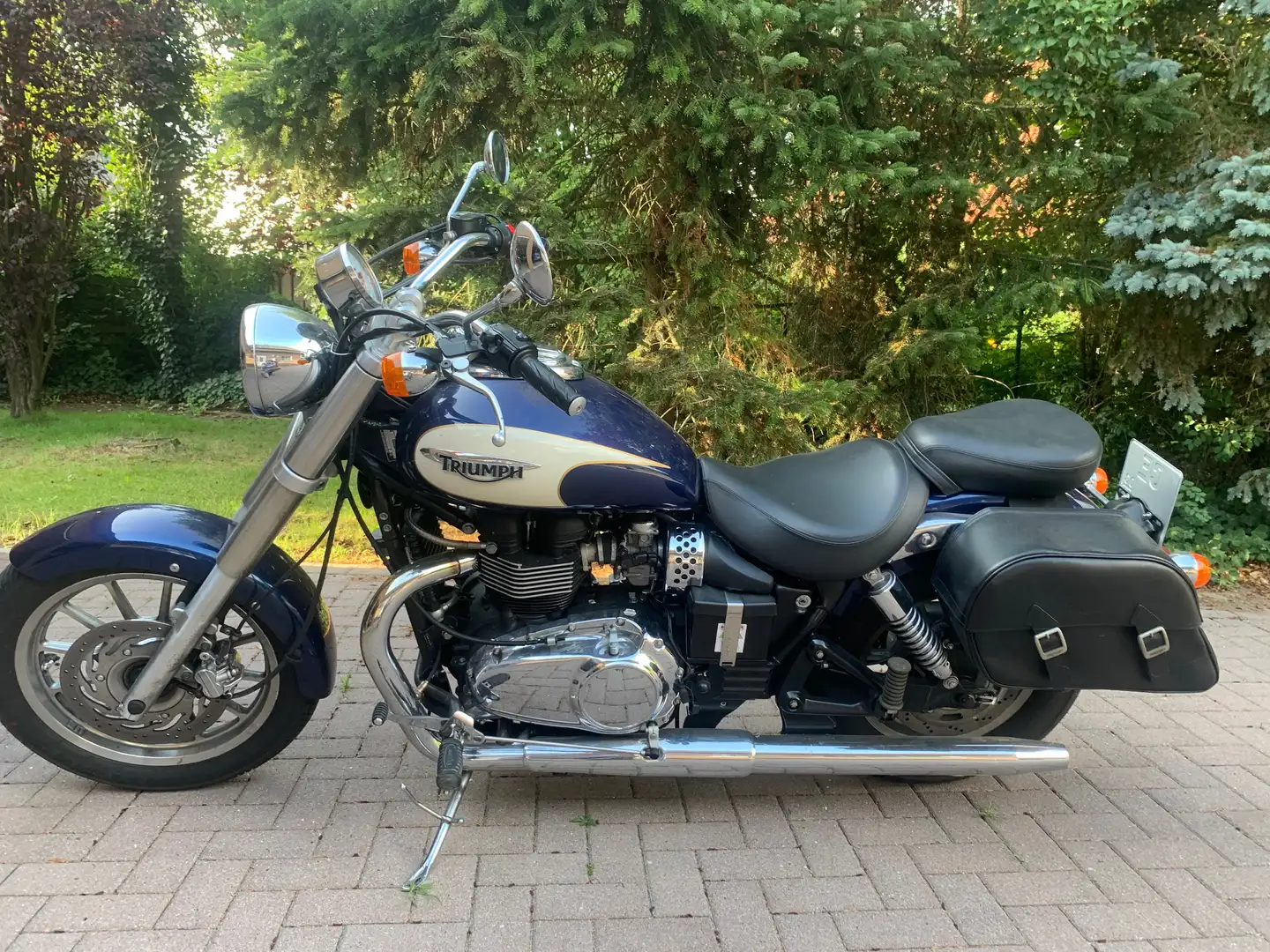 Triumph Bonneville America Modrá - 1