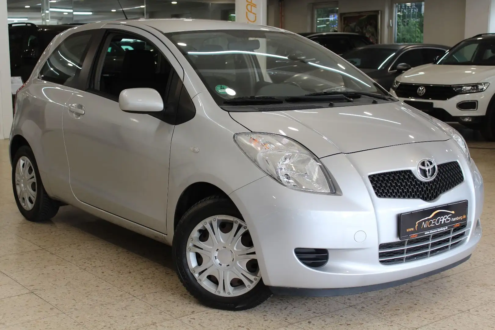 Toyota Yaris Sol"Klima" Nur 77000 Km" Plateado - 1