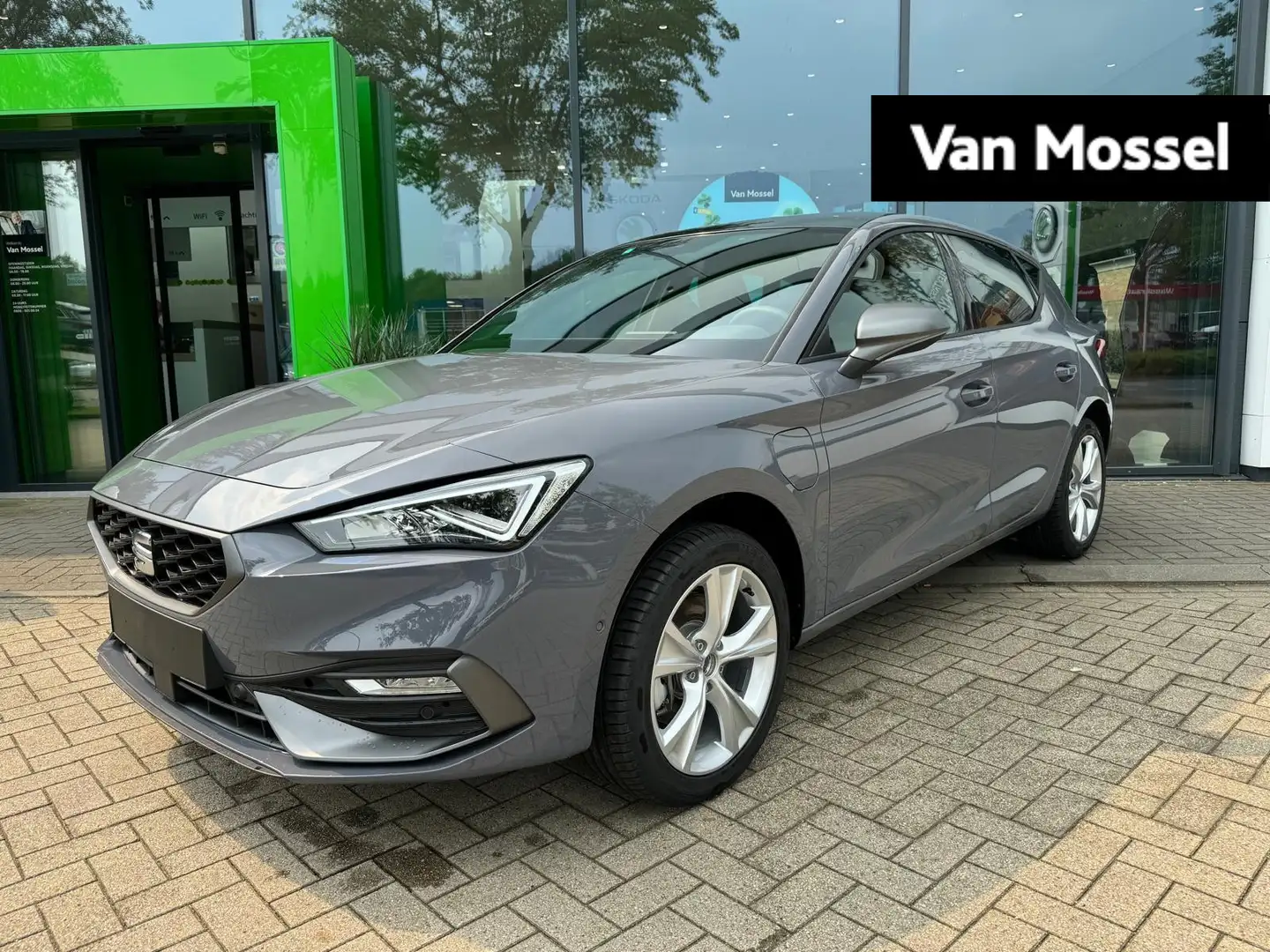 SEAT Leon e-Hybrid 1.5 TSI FR Business | €6.200,- Actievoordeel t.o.v Šedá - 1