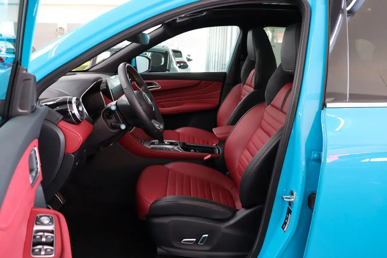 MG HS 1.5 AT Luxury Leder Navi SHZ ACC E.Heck SOFOR 12