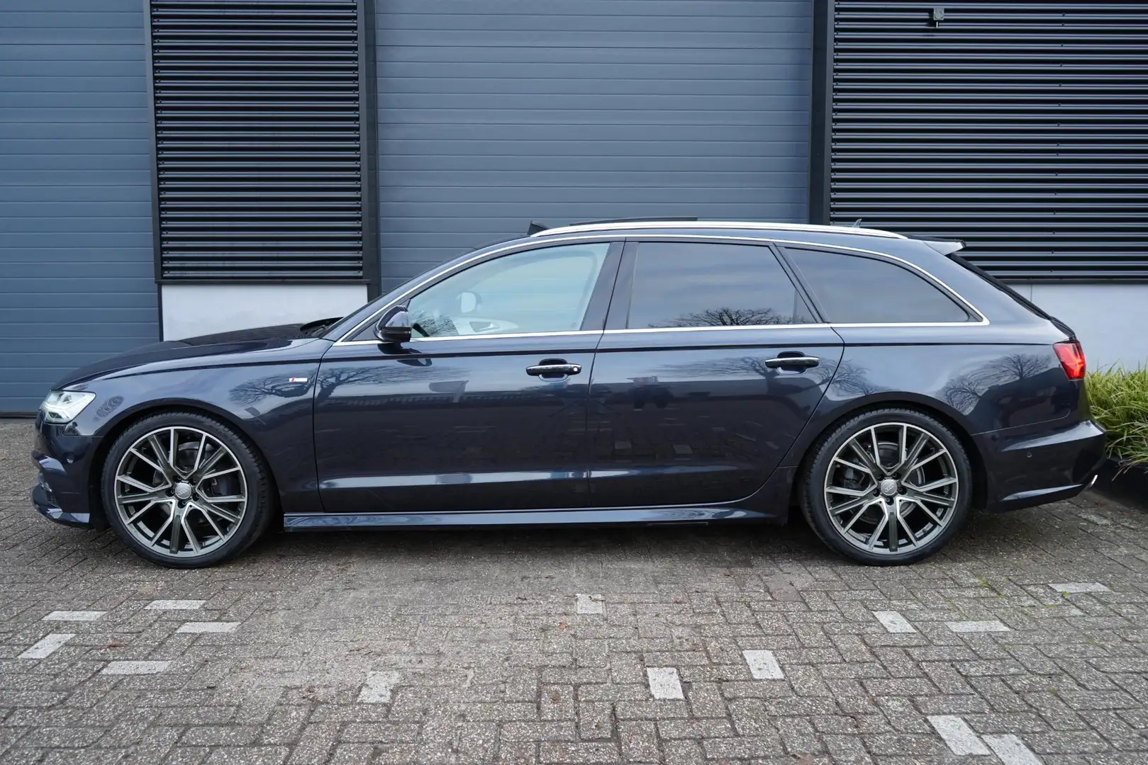 Audi A6 Avant 1.8 TFSI ultra S line Edition Matrix led Bleu - 2