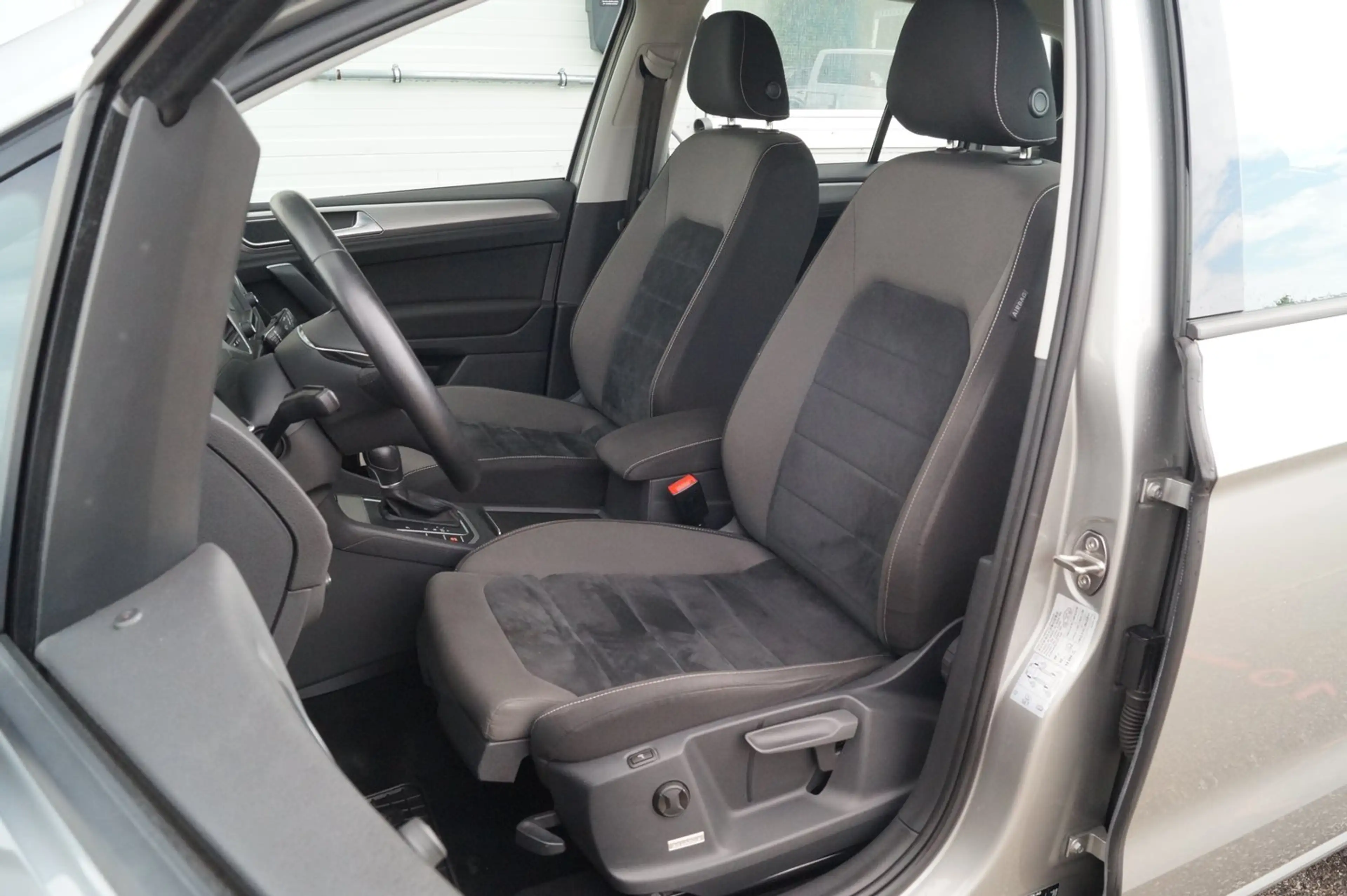 Volkswagen Golf Sportsvan Rabbit TSI DSG — photo 7