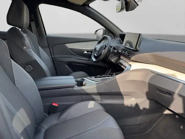 Peugeot 3008 view 9
