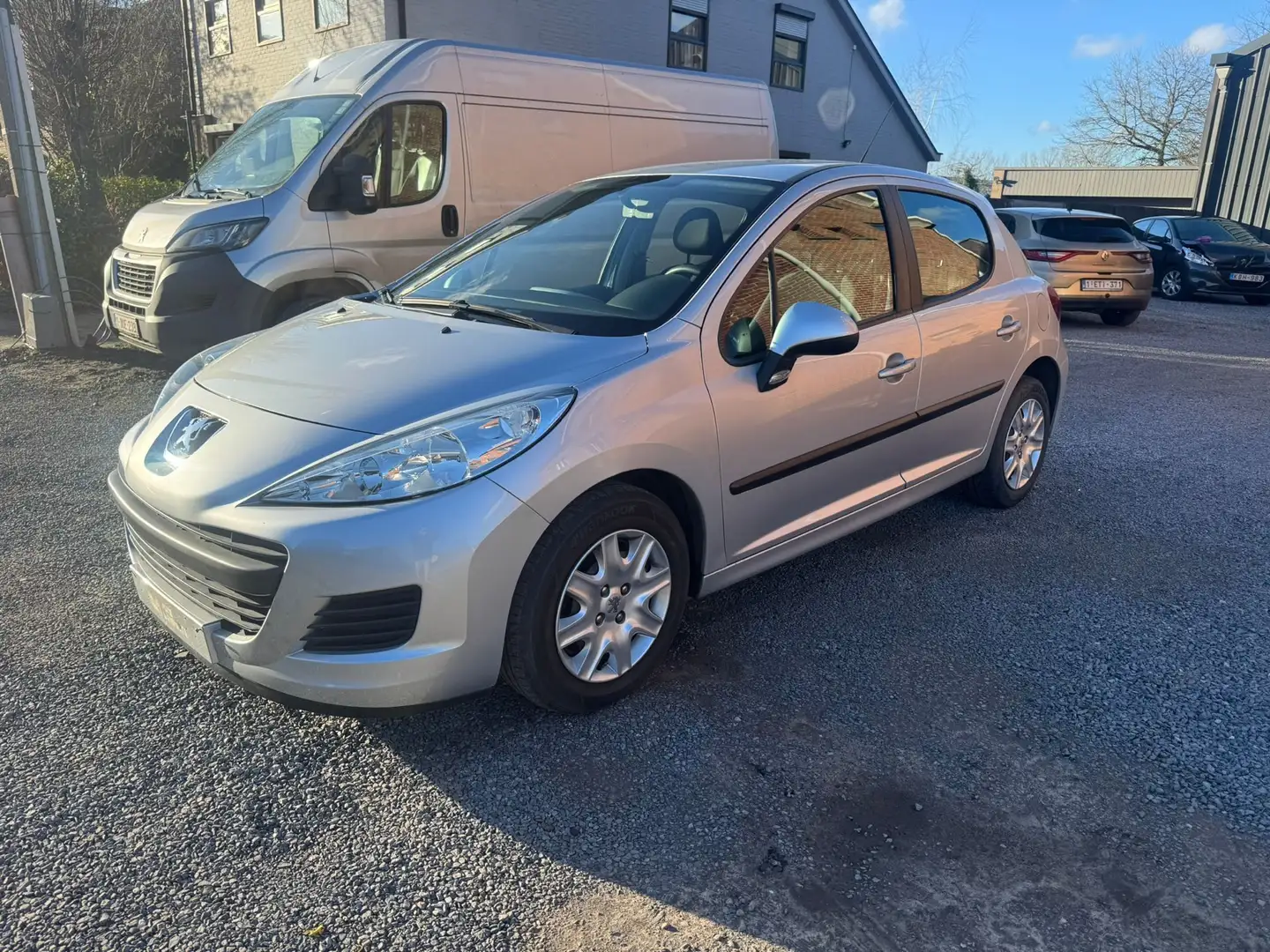 Peugeot 207 1.4i Benzine,Airco,72.000km.+Boekje,Goede staat,.. Grijs - 1