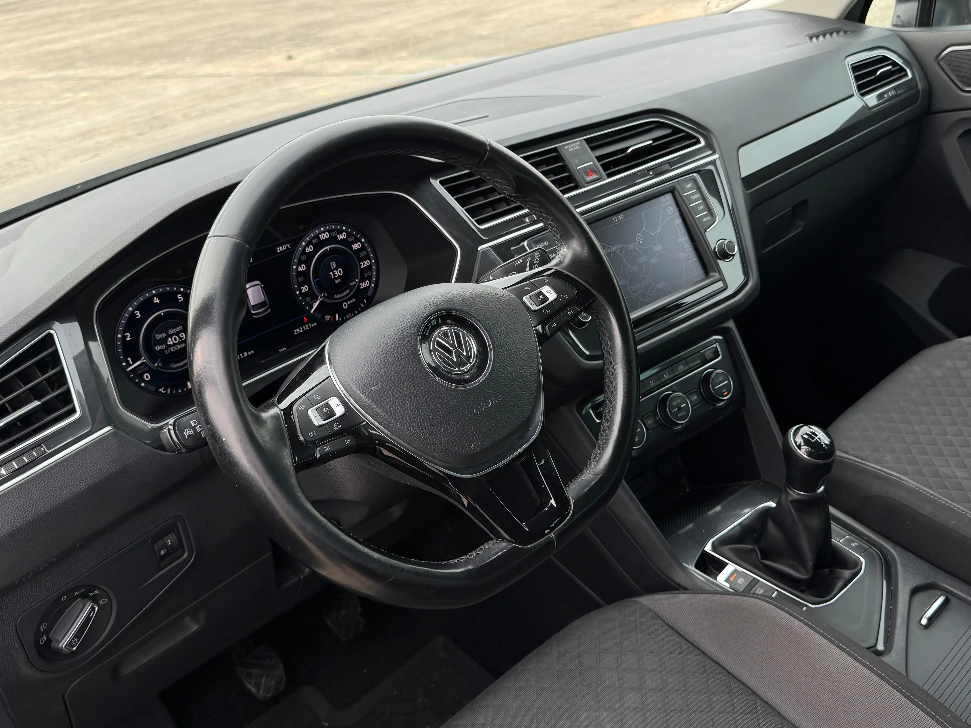 Volkswagen Tiguan 1.4 TSI / NAVI / COCKPIT / ETAT NEUF / 1PROP — photo 6