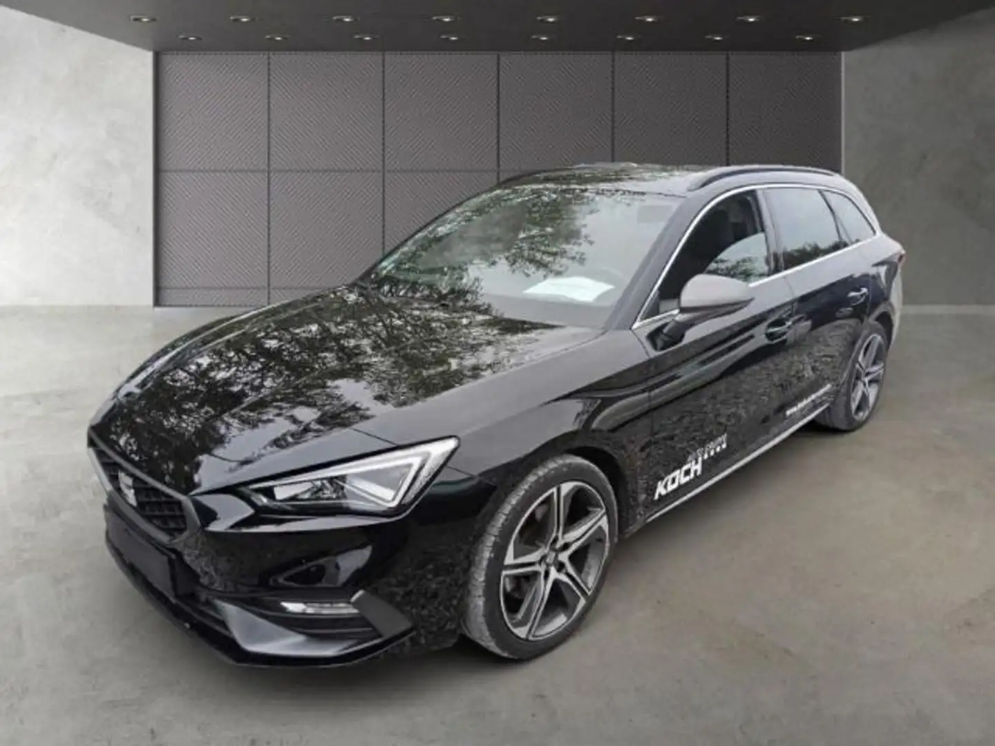 SEAT Leon Sportstourer FR Plus 2.0 TSI ACC*PDC*SHZ*RF Zwart - 2
