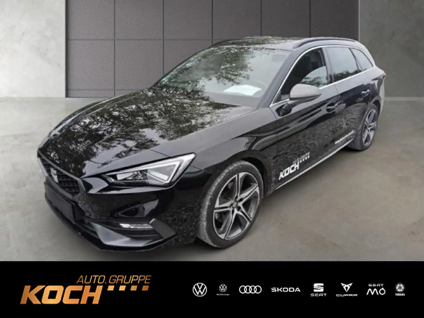 SEAT Leon Sportstourer FR Plus 2.0 TSI ACC*PDC*SHZ*RF Zwart - 1