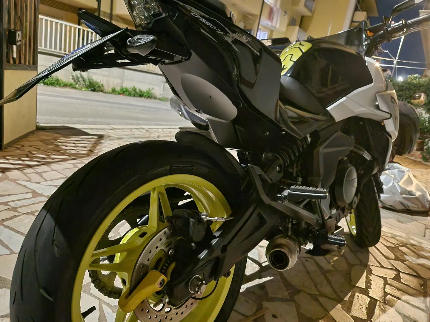 CFMOTO 650 NK Fehér - 2