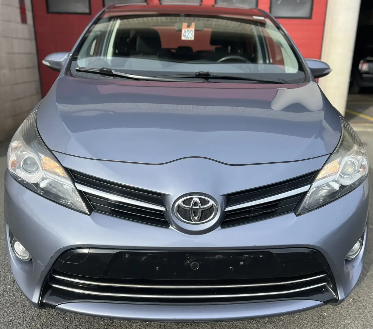 Toyota Verso Verso 2.0 D-4D Optimal Go 7 PL + CAMÉRA + NAVI Gris - 2