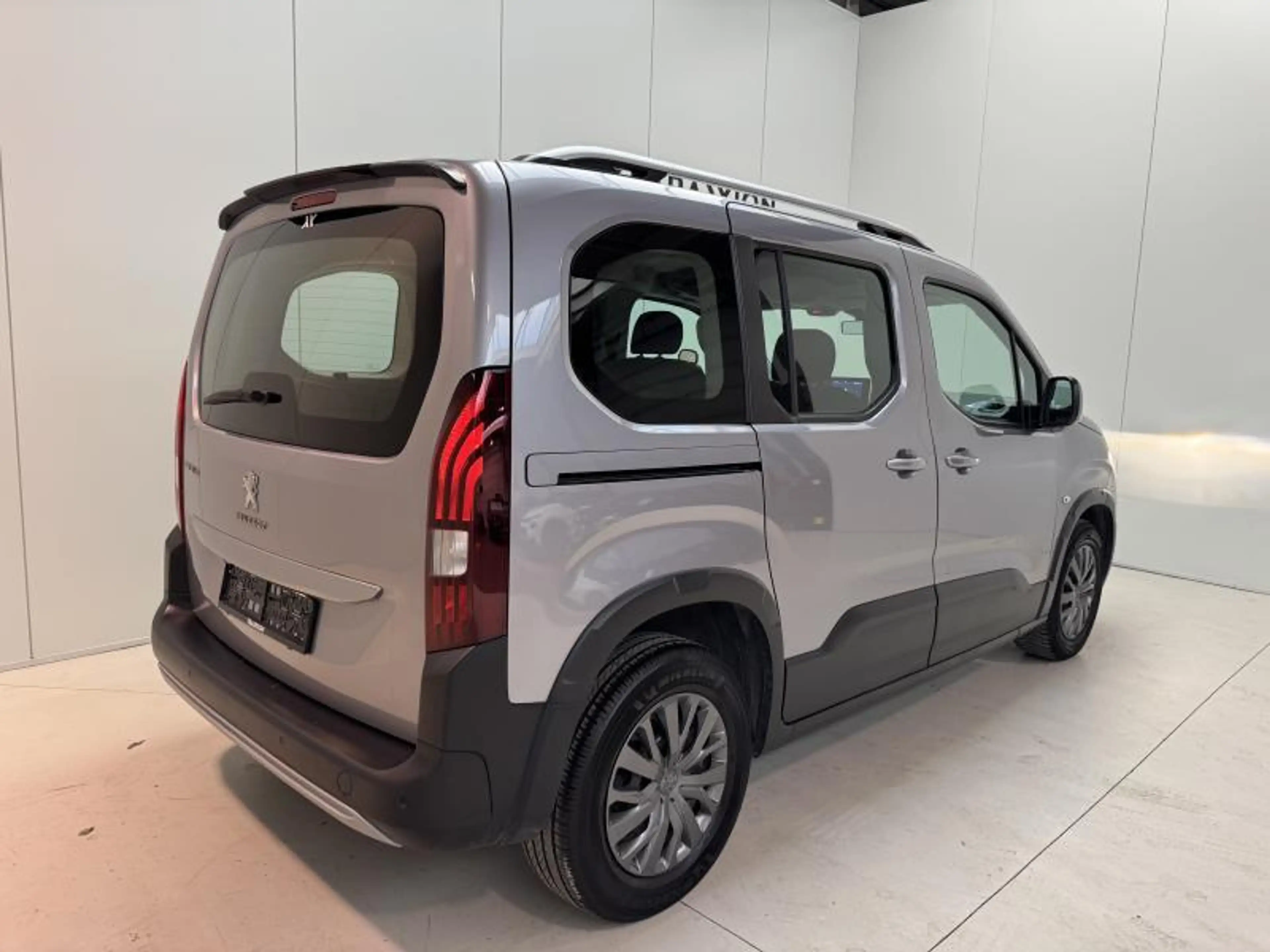 Peugeot Rifter 1.2i STD Allure S&S LED|GPS|PDC|CRUISE|CARPLAY... — photo 4