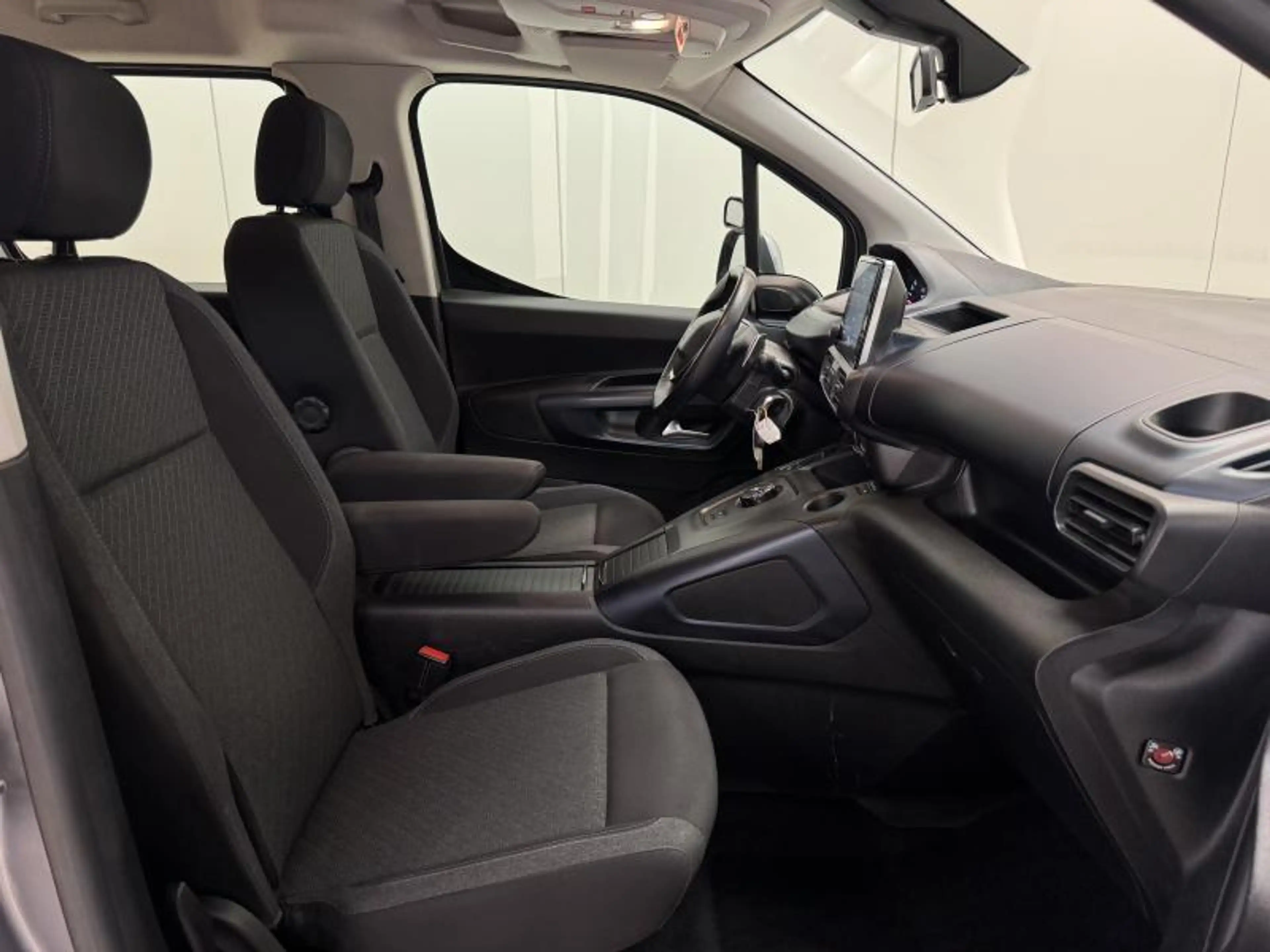 Peugeot Rifter 1.2i STD Allure S&S LED|GPS|PDC|CRUISE|CARPLAY... — photo 3