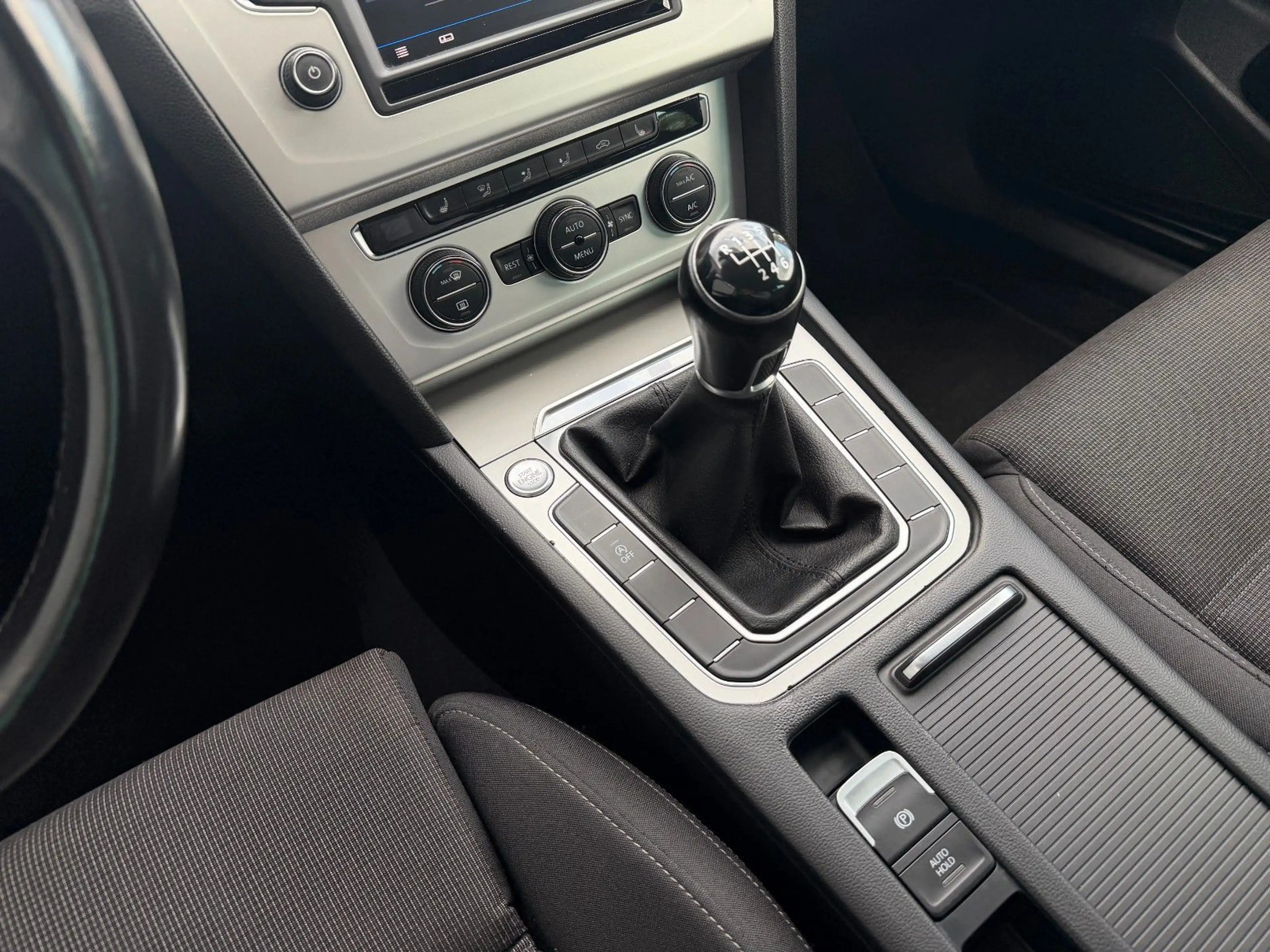 Volkswagen Passat Variant 2.0 TDI*ACC*CarPlay* — photo 15