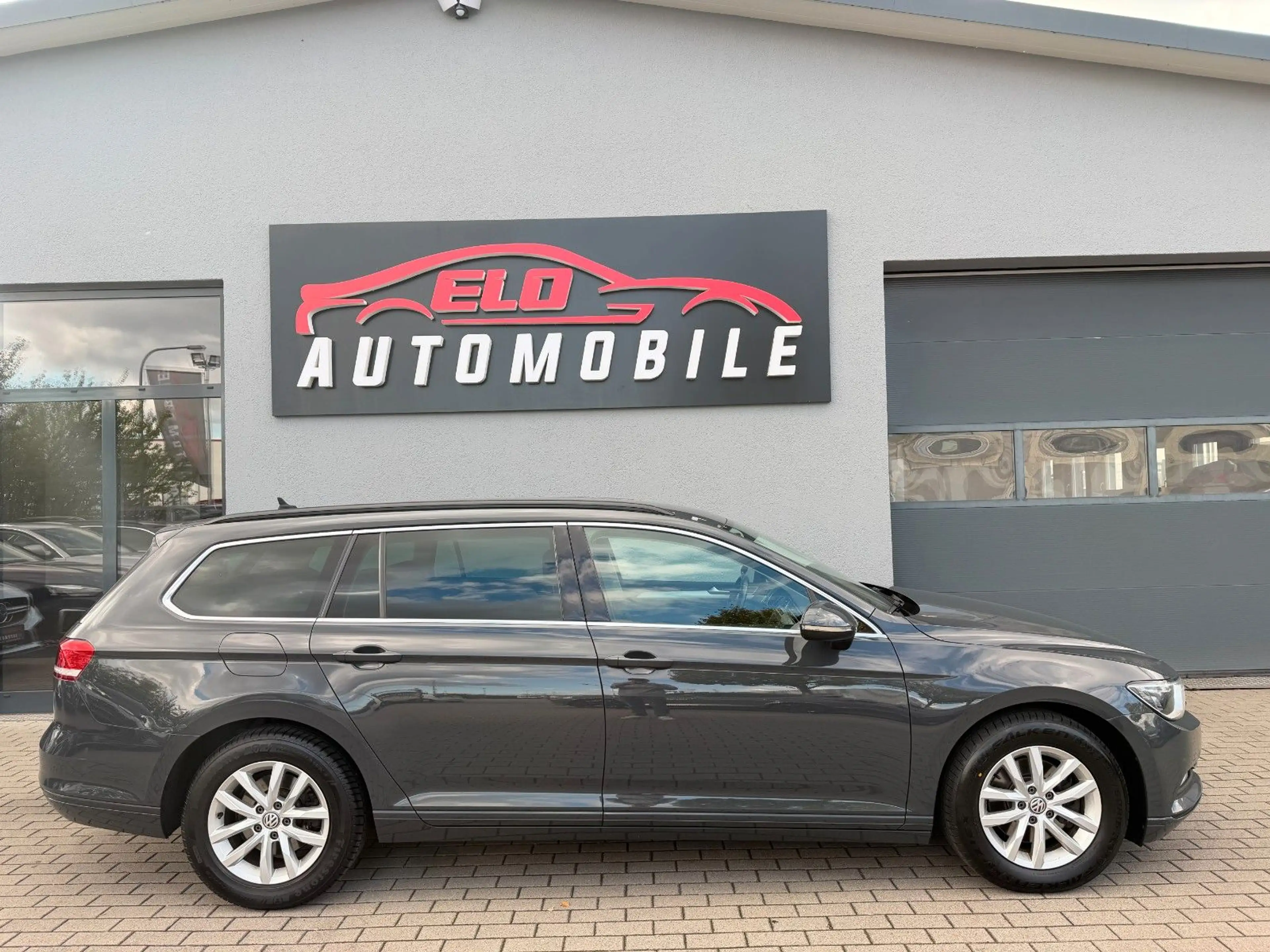 Volkswagen Passat Variant 2.0 TDI*ACC*CarPlay* — photo 2