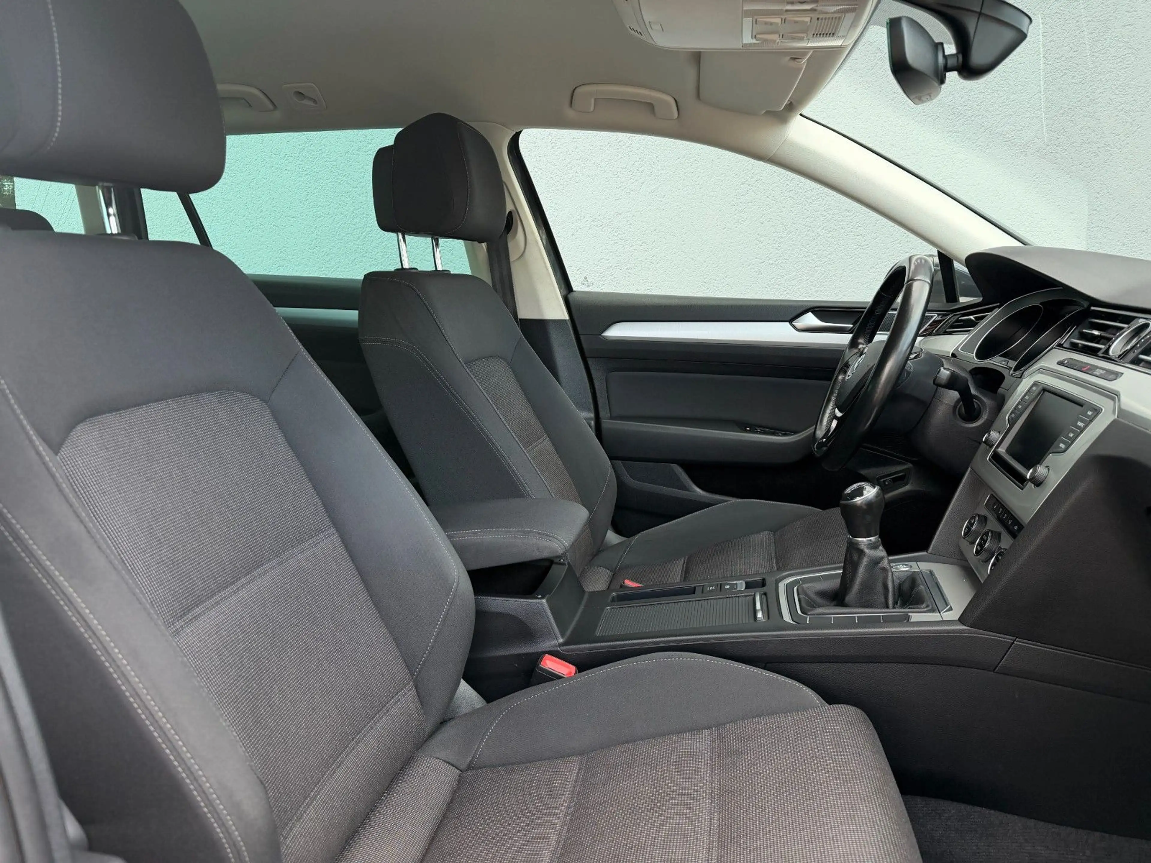 Volkswagen Passat Variant 2.0 TDI*ACC*CarPlay* — photo 9