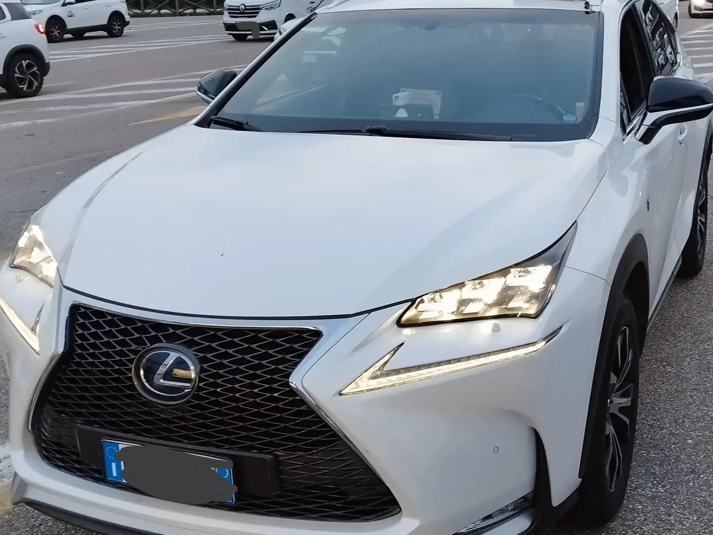 Lexus NX 300 300h 2.5 F-Sport 4wd cvt con GPL Alb - 1