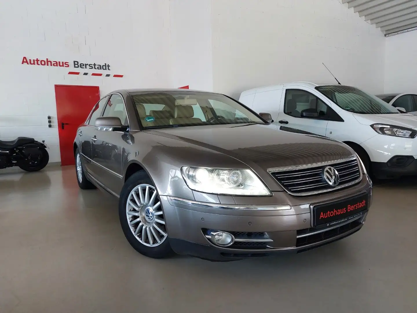 Volkswagen Phaeton V6 TDI 4Motion Barna - 1
