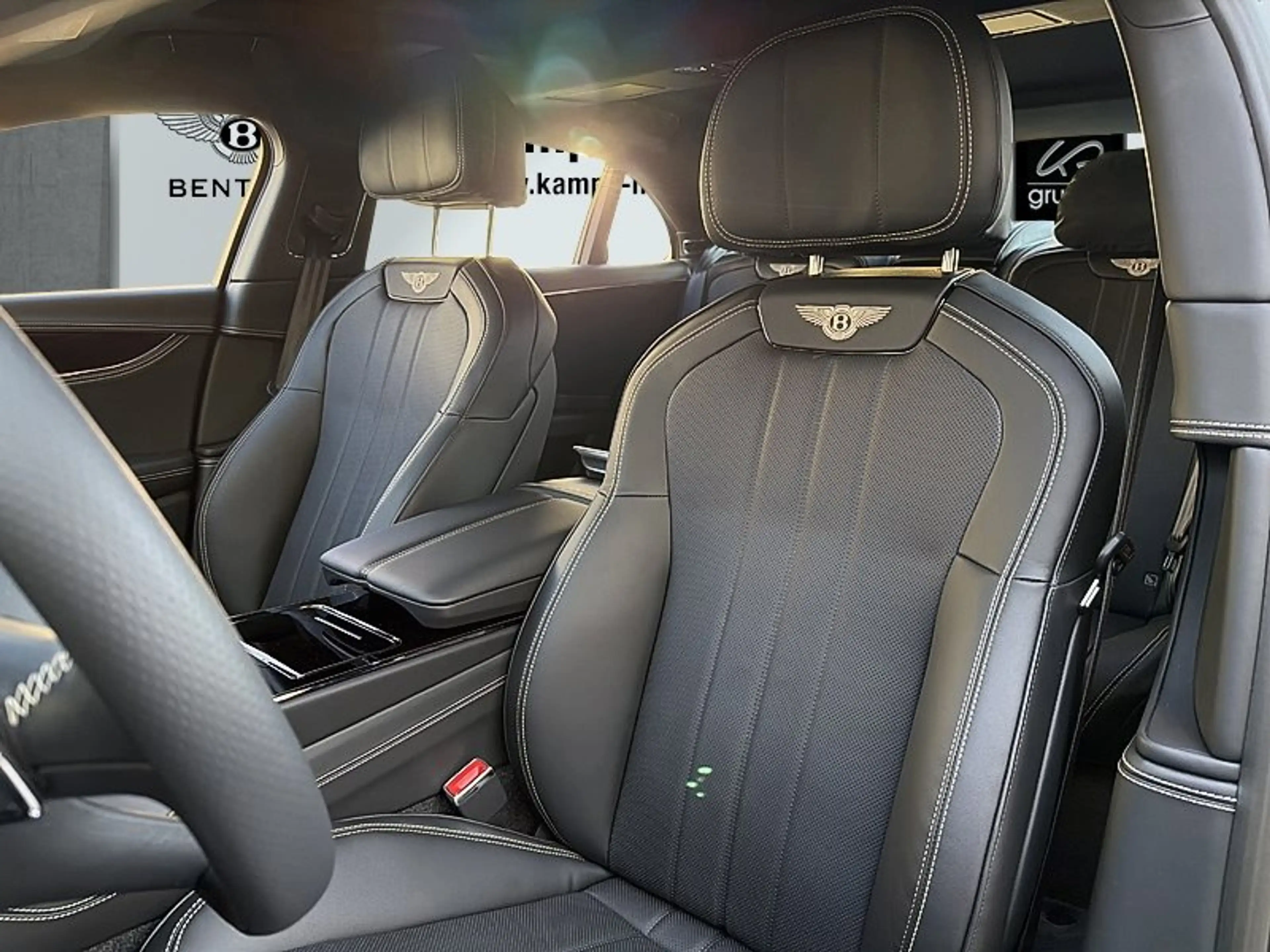 Bentley Flying Spur V8 Hybrid *B&O*Rotating* — photo 12