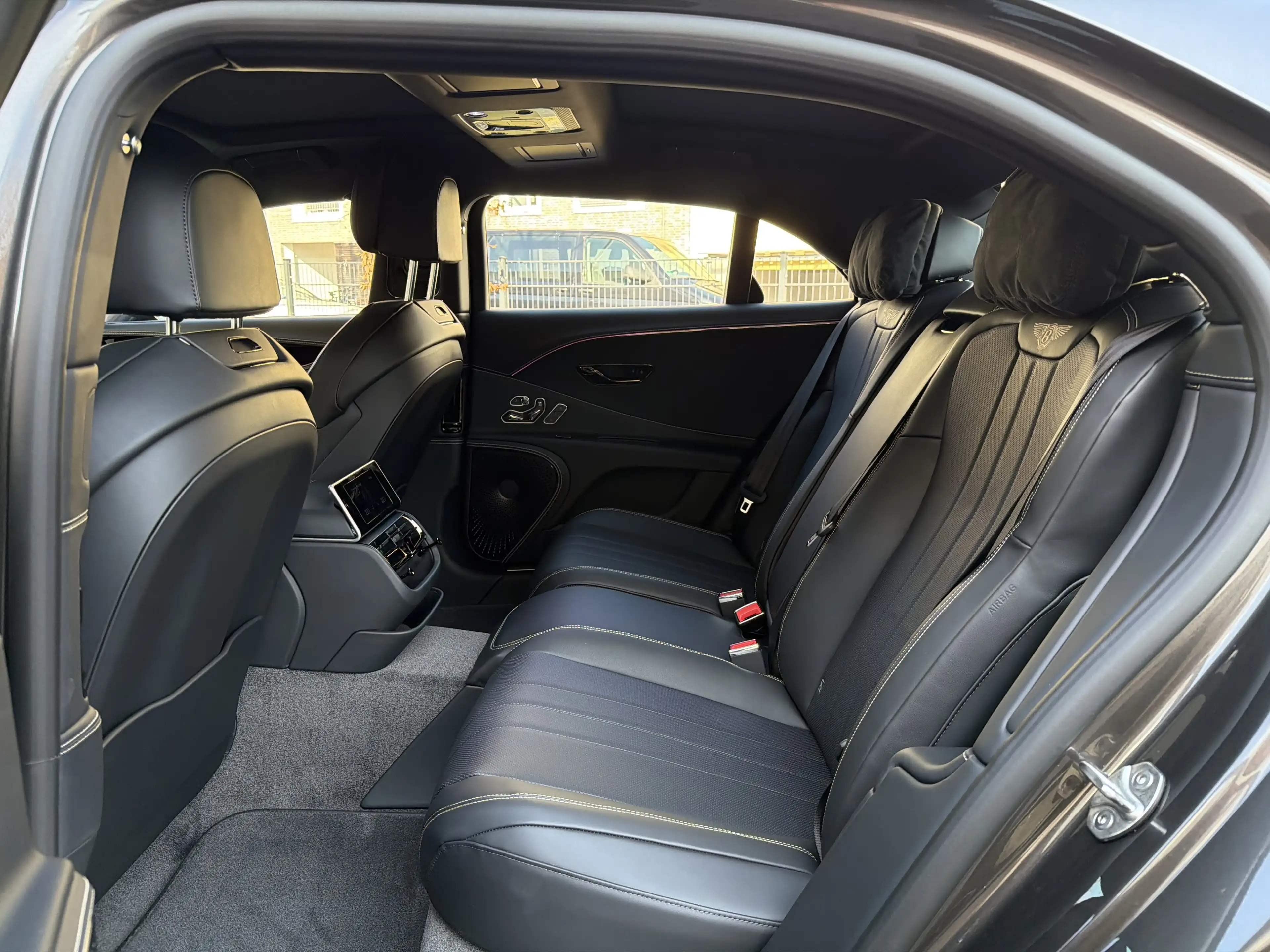 Bentley Flying Spur V8 Hybrid *B&O*Rotating* — photo 15