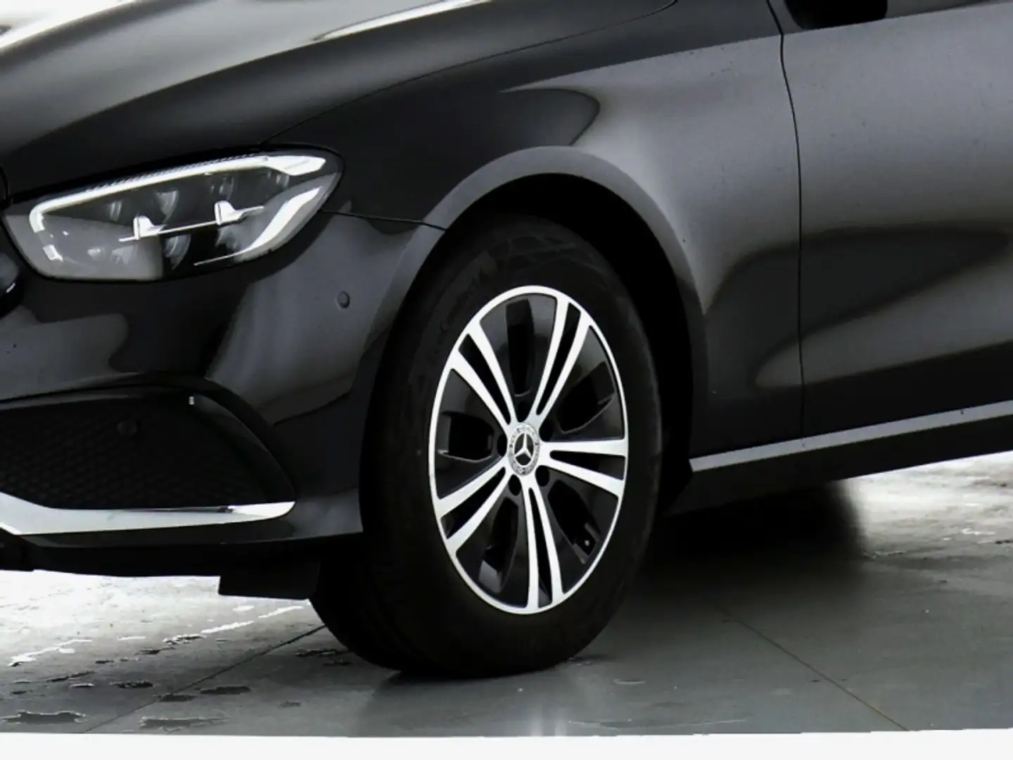 Mercedes-Benz E 220 d T-Modell Avantgarde, Spurpaket Schwarz - 2