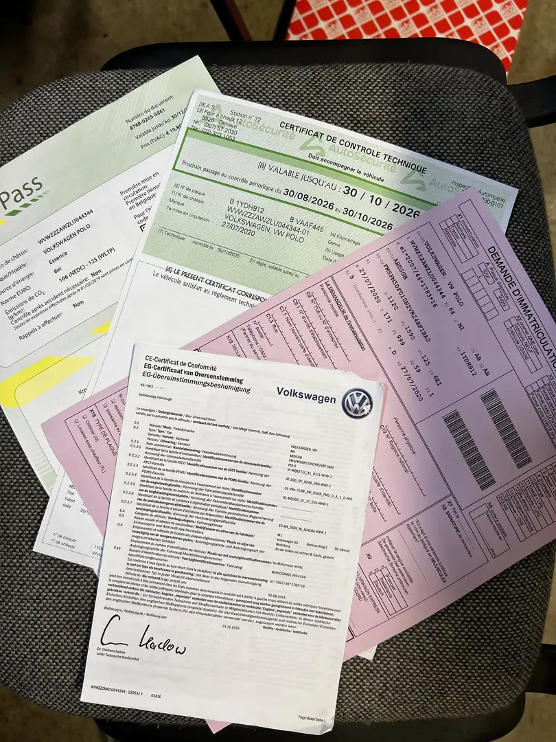 Volkswagen Polo Polo 1.0i Comfortline- Navigation- GARANTIE - TVAC Gris - 2