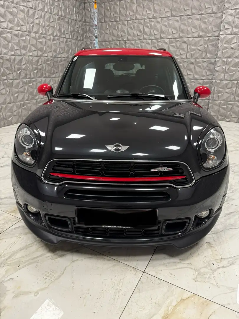 MINI JCW Countryman All4 Allrad Černá - 1