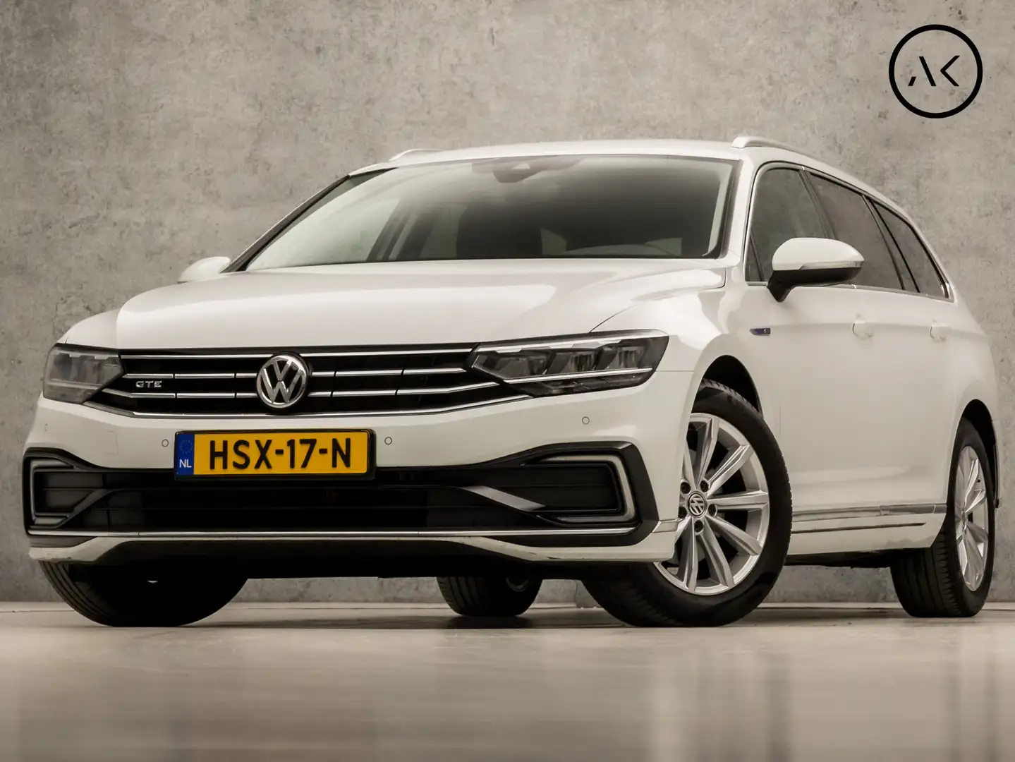 Volkswagen Passat Variant 1.4 TSI PHEV GTE Business 218Pk Automaat (DRAADLOO Wit - 1