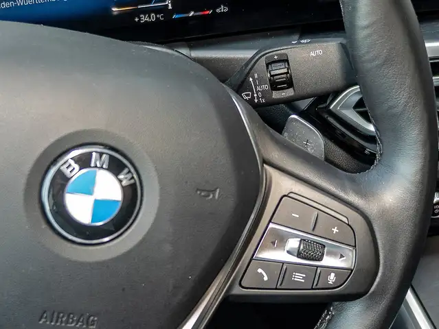 BMW 3 Series view 14