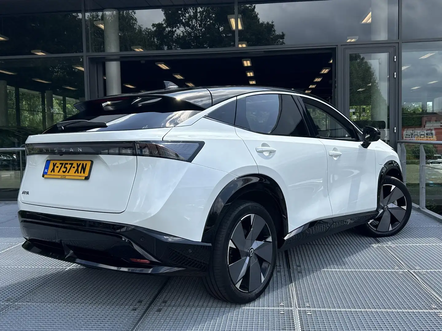 Nissan Ariya 91 kWh Evolve | Panoramadak | 360° Camera | Apple Wit - 2