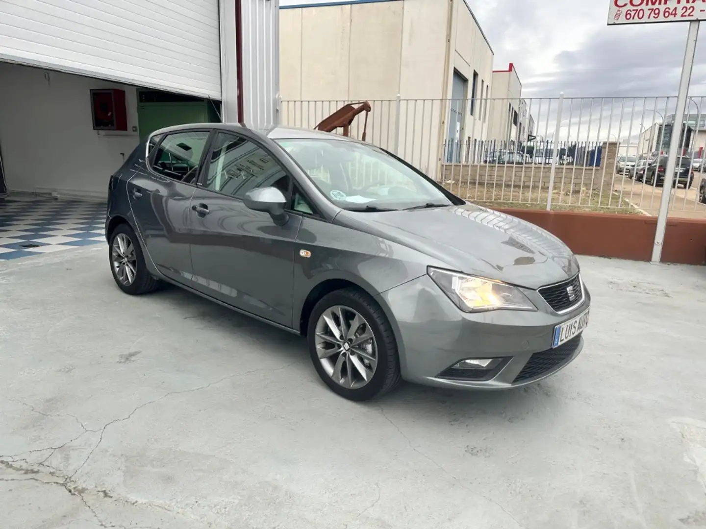 SEAT Ibiza 1.6TDI CR Style 90 Gris - 1