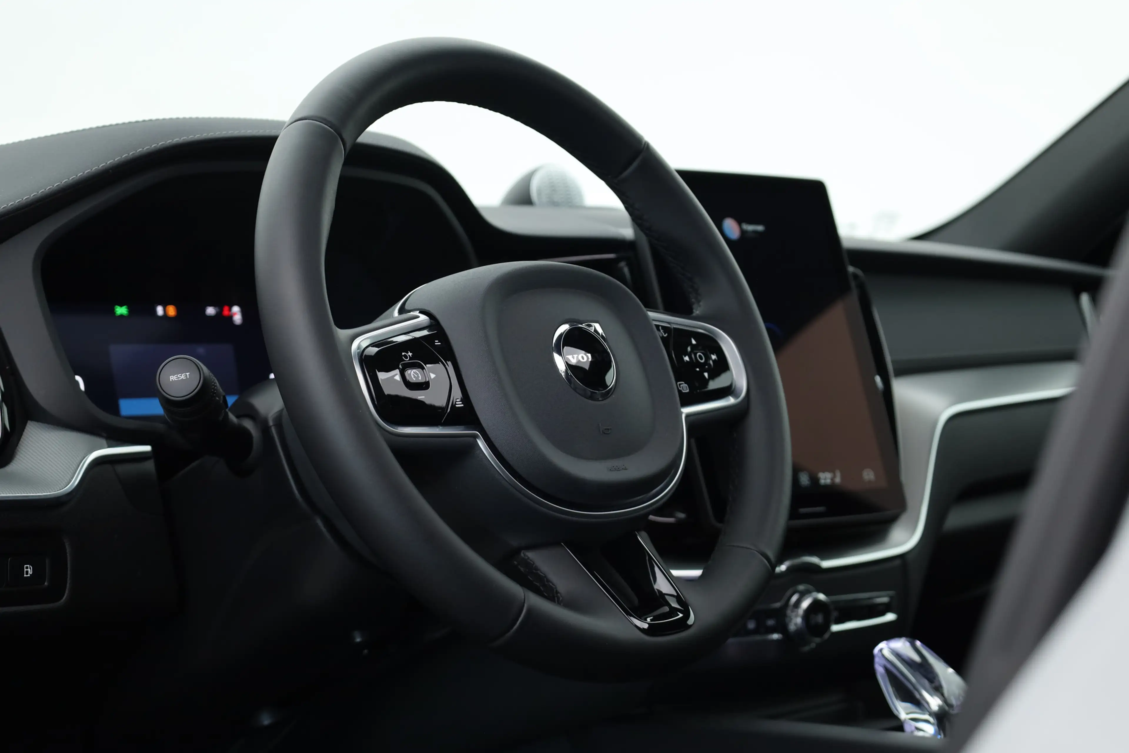 Volvo XC60 2.0 T8 Plug-in hybrid AWD Ultra Black Edition | Lu — photo 5