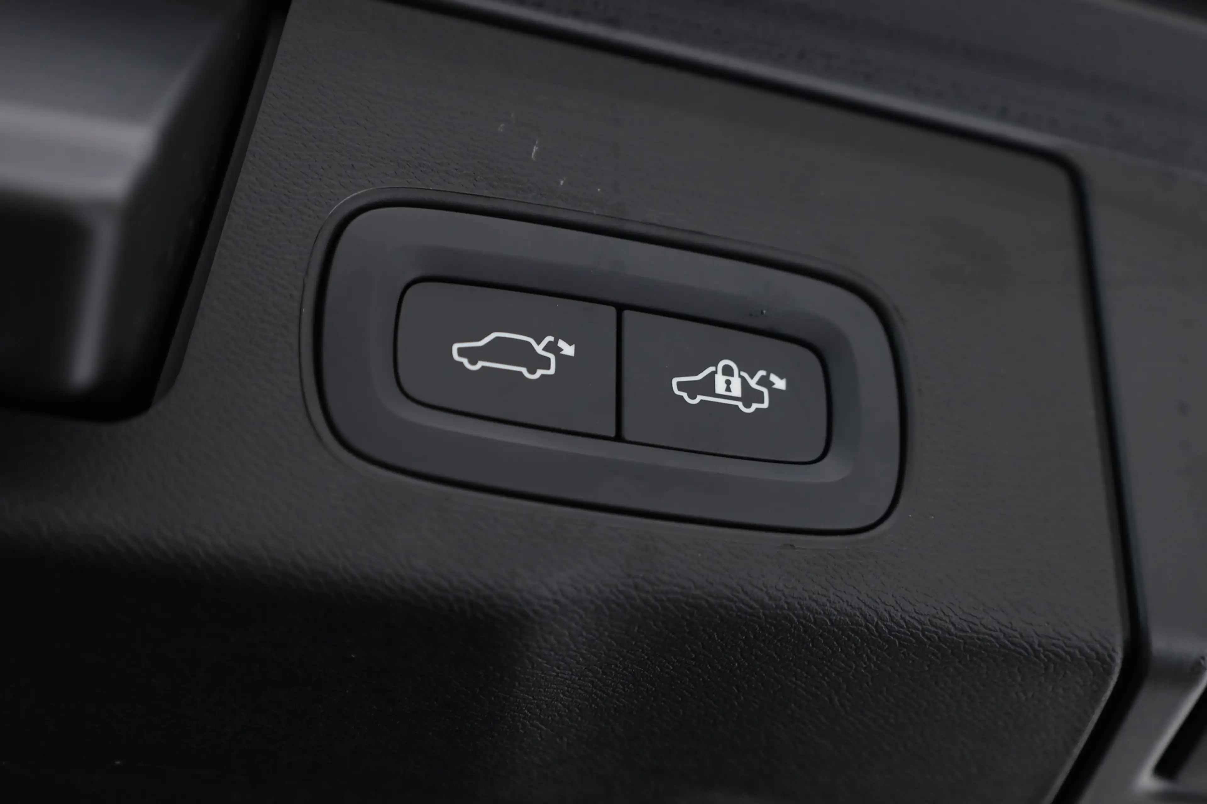 Volvo XC60 2.0 T8 Plug-in hybrid AWD Ultra Black Edition | Lu — photo 29
