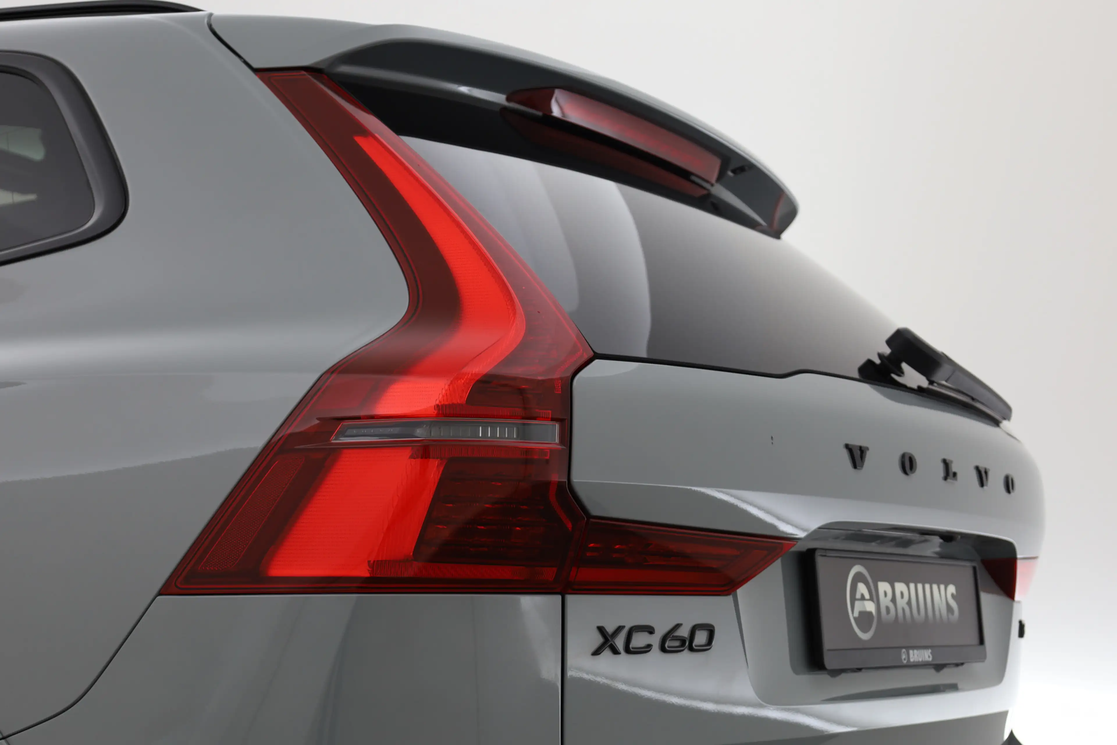 Volvo XC60 2.0 T8 Plug-in hybrid AWD Ultra Black Edition | Lu — photo 36