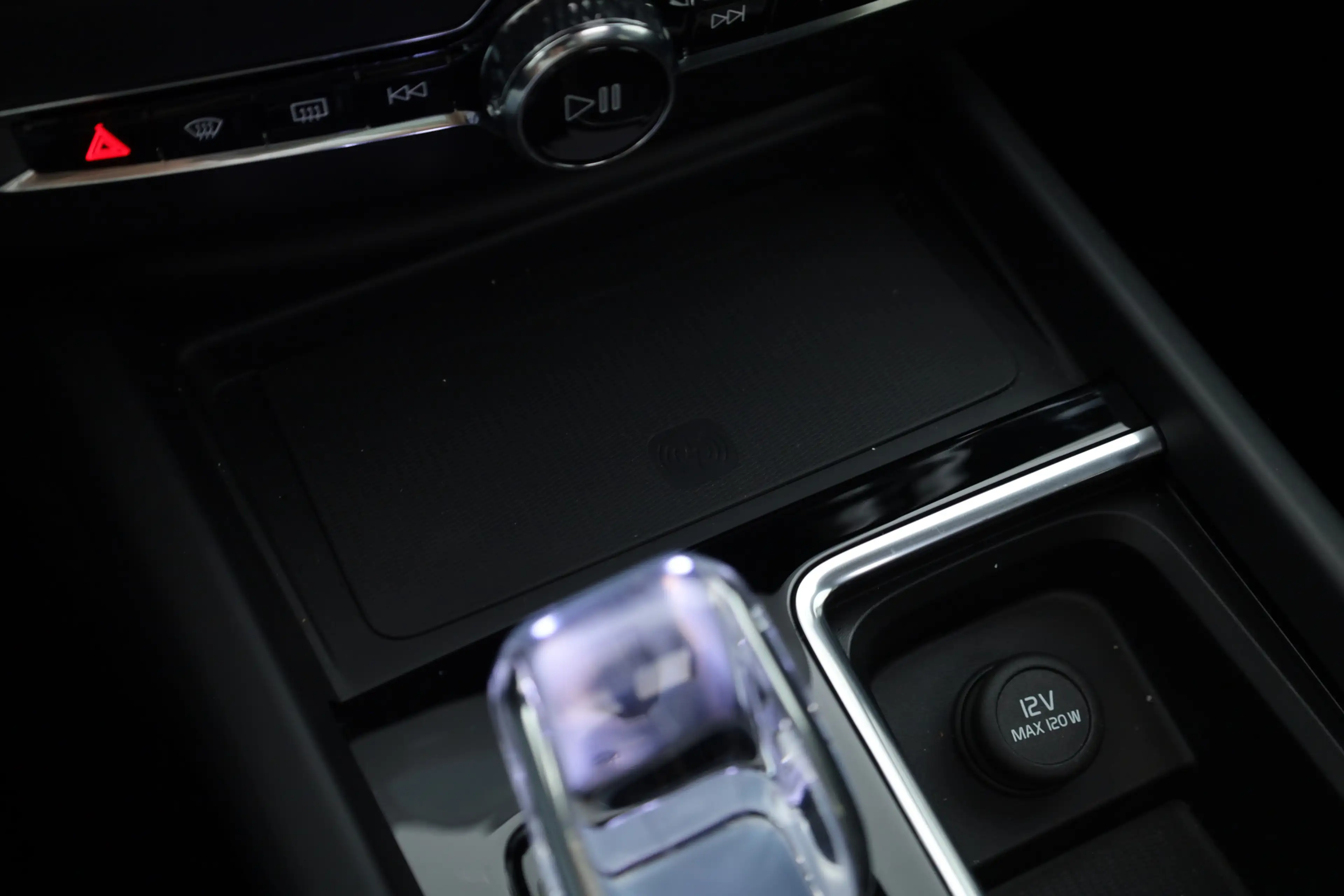 Volvo XC60 2.0 T8 Plug-in hybrid AWD Ultra Black Edition | Lu — photo 24