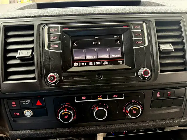 Volkswagen Transporter view 15