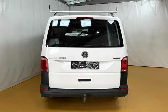 Volkswagen Transporter view 11