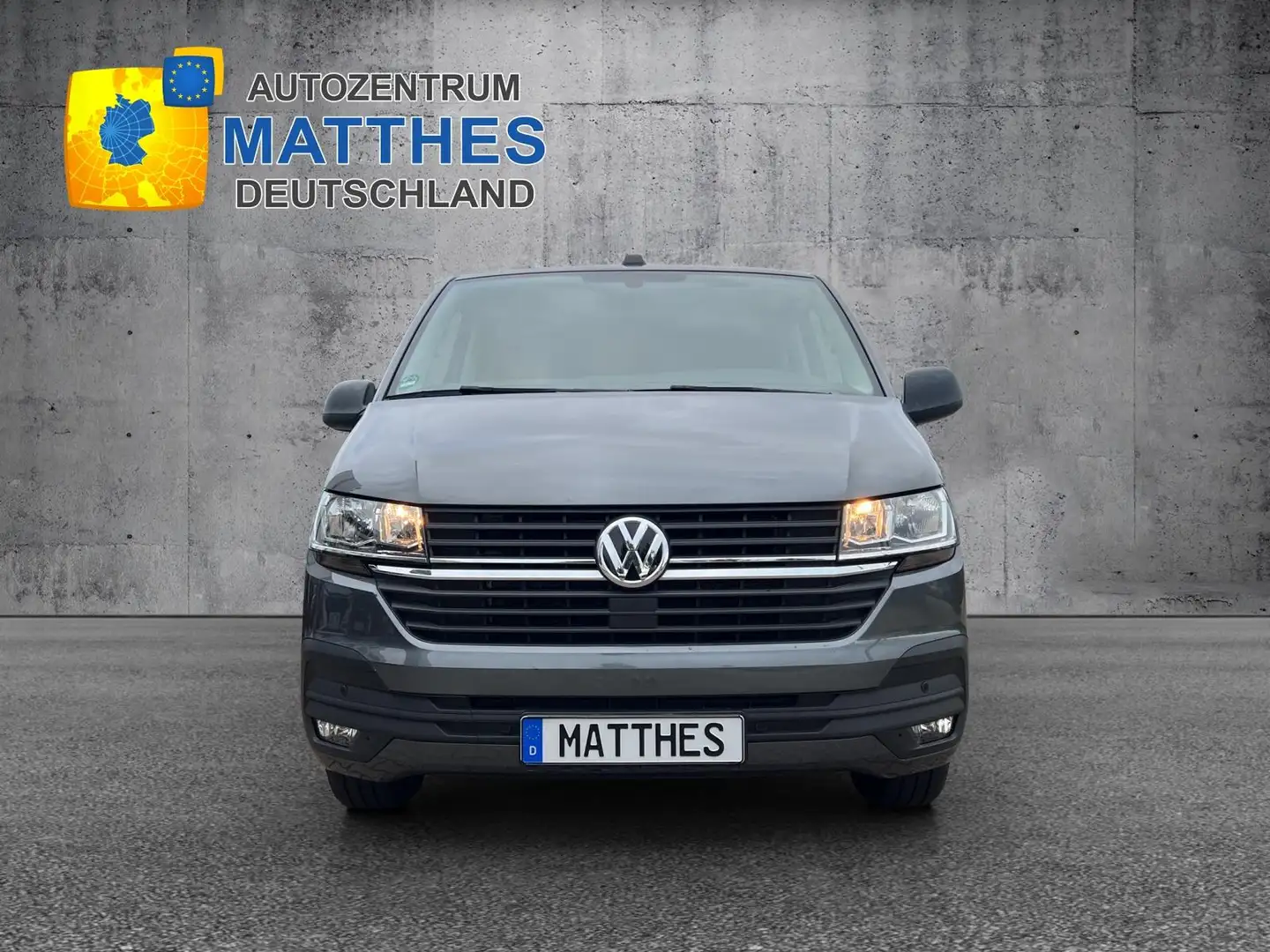Volkswagen T6.1 Multivan Trendline FWD 2.0 TDI Grau - 2