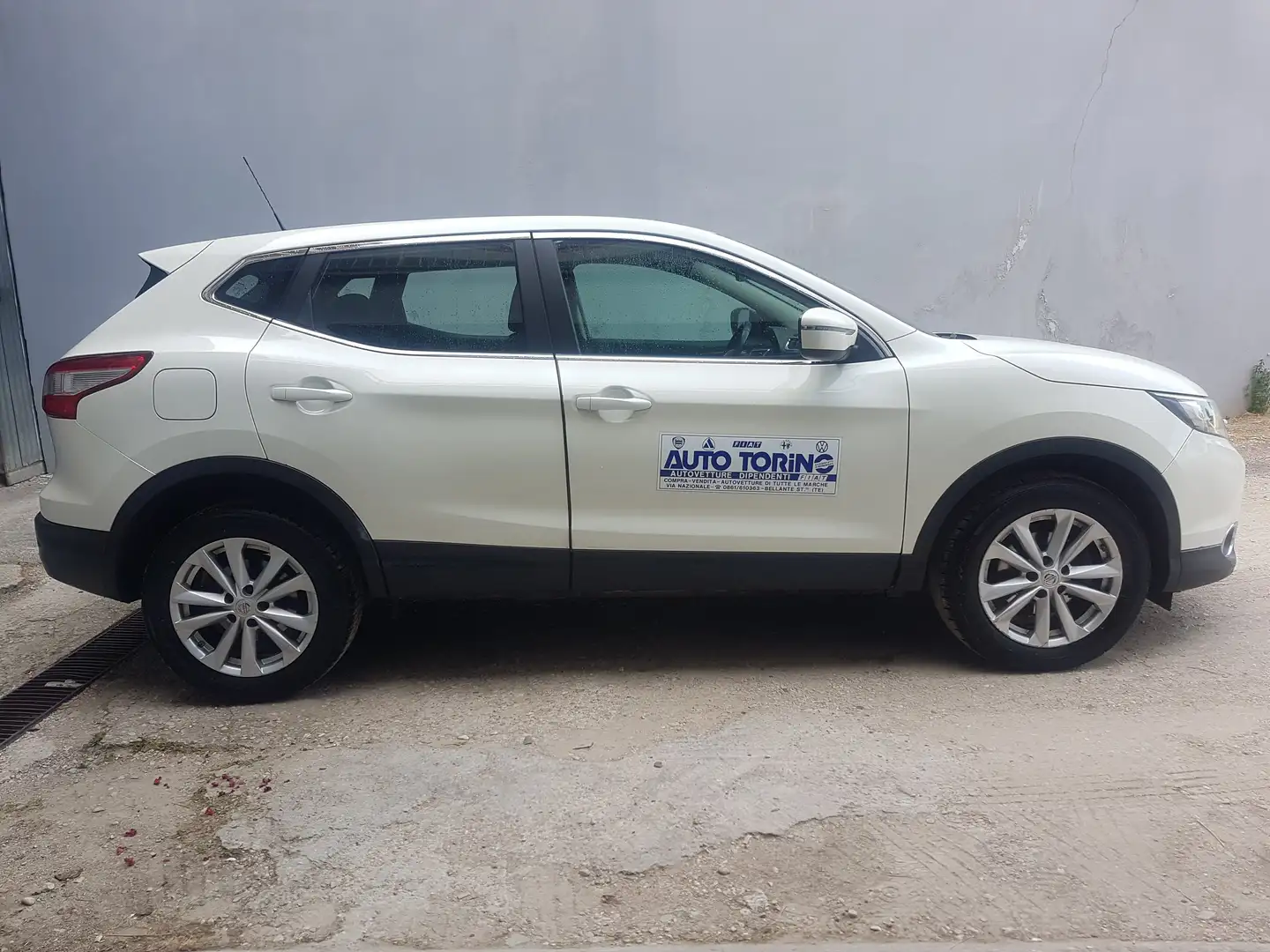 Nissan Qashqai Qashqai 1.6 dci N-Vision 2wd 130cv xtronic Bianco - 1