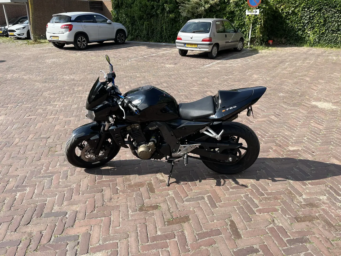 Kawasaki Z 750 Černá - 1