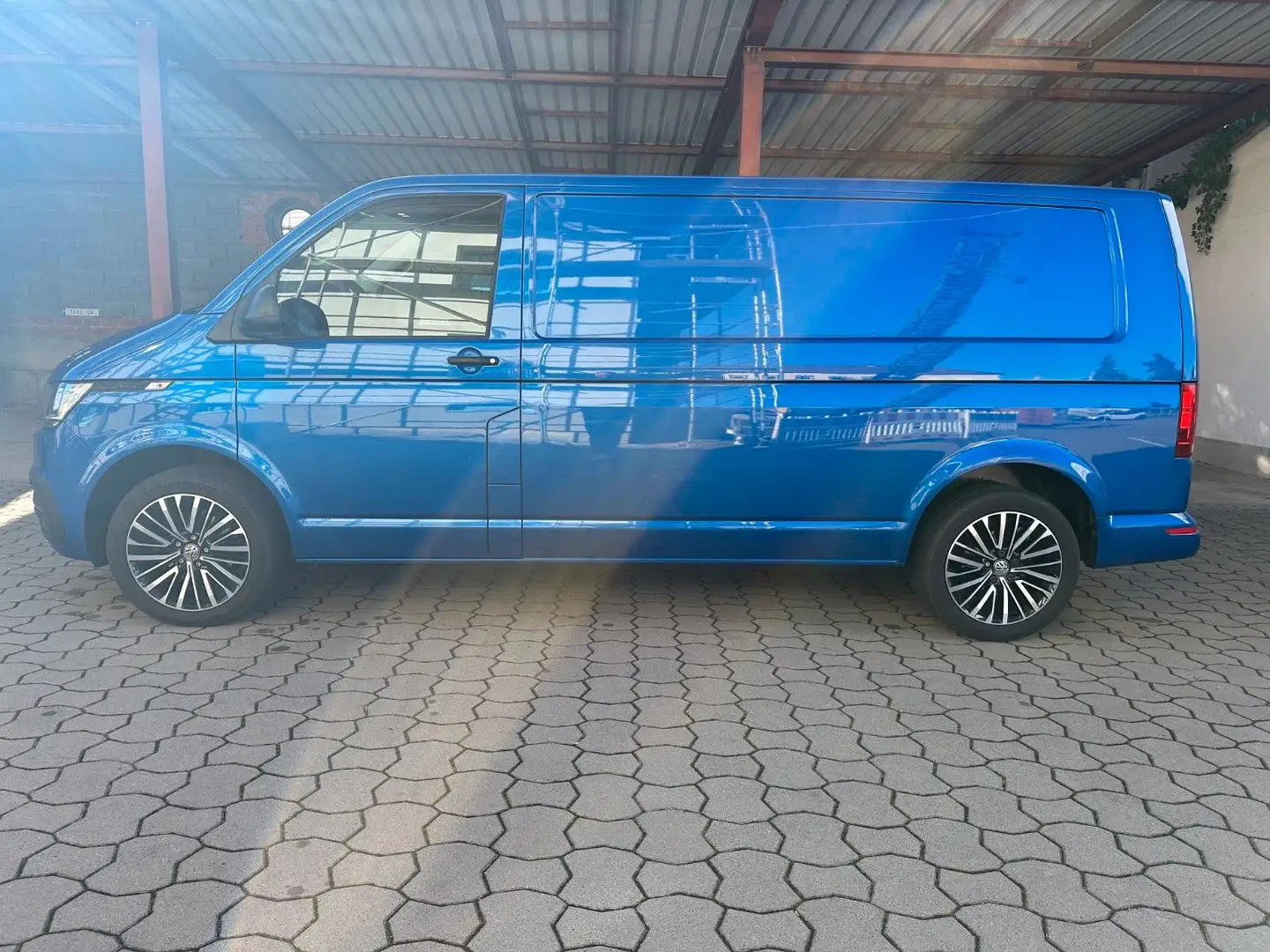 Volkswagen T6 Transporter T6.1 Transporter 4-Motion lang Kasten *AHK+PDC* Blau - 2