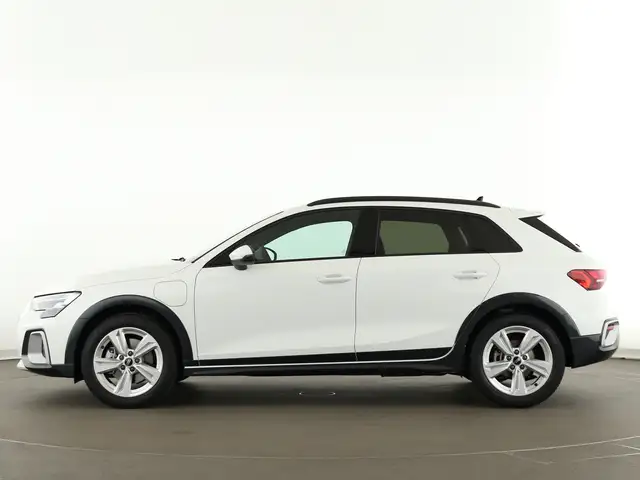 Audi A3 view 3