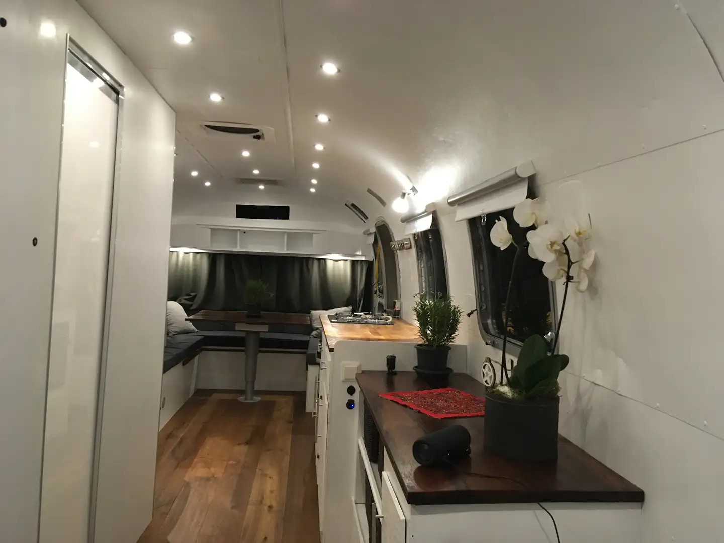 Sonstige Sonstige Airstream Overlander 27 - Wohnwagen Silber - 2