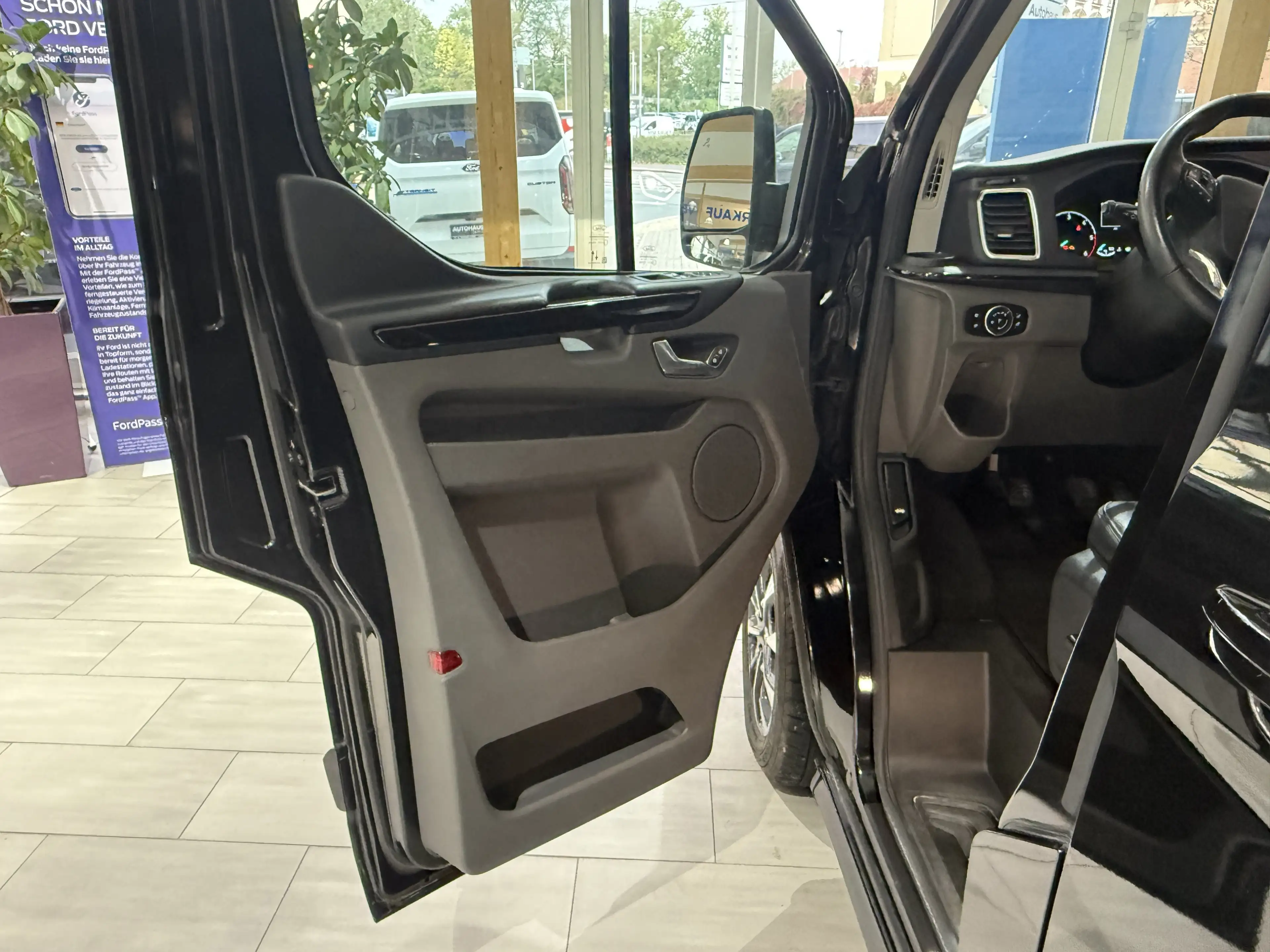 Ford Tourneo Custom Sport L2 Bi-Xenon / ACC / BLIS / RFK — photo 9