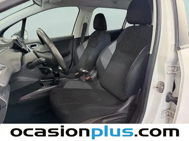 Peugeot 2008 view 5