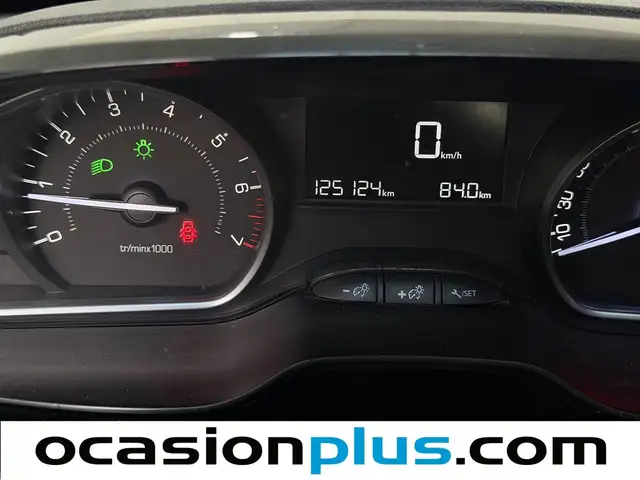 Peugeot 2008 view 4