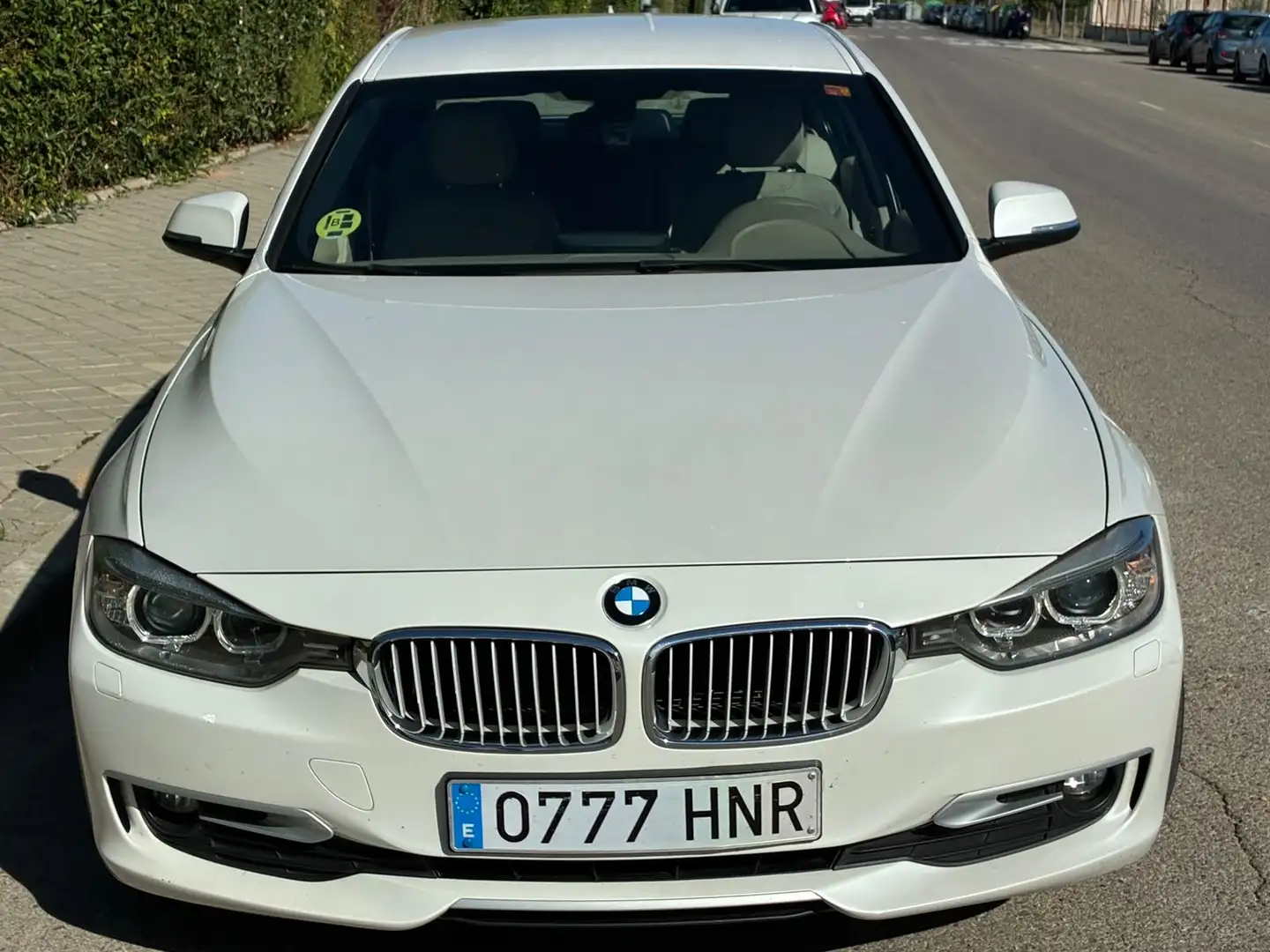 BMW 320 320dA Luxury - 1